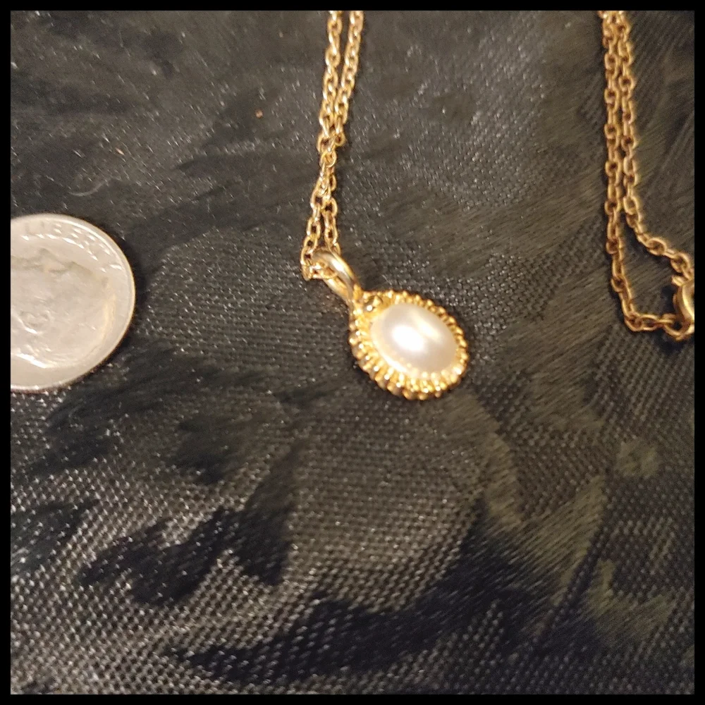 🎁 3 for $10 Gold Tone Faux Pearl Pendant Necklace